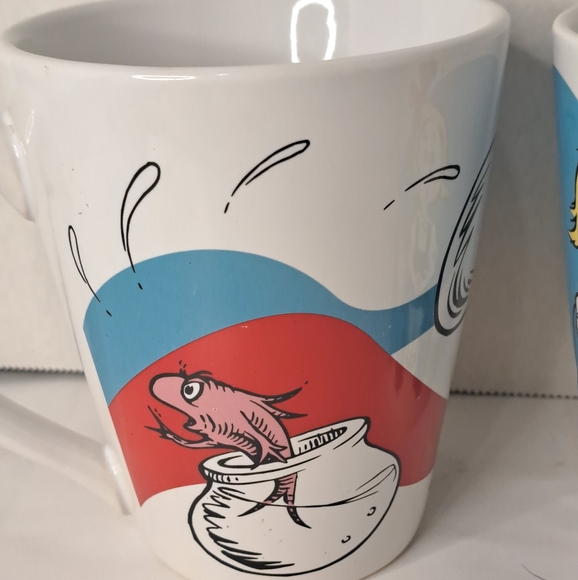 Two Vintage Dr Seuss coffe mugs. - Picture 3 of 7